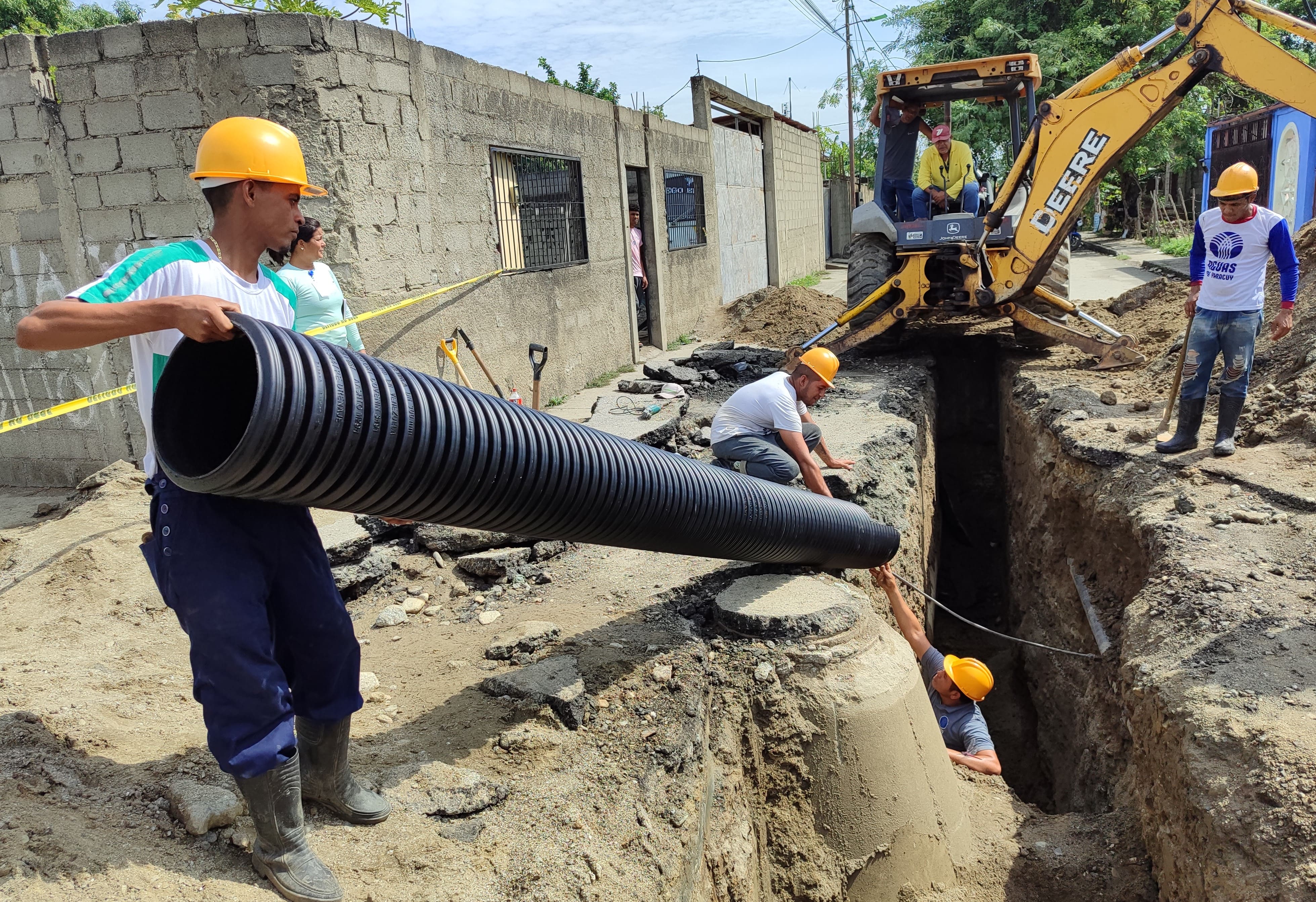 Gobierno Bolivariano inicia construcción de colector de aguas servidas en Tapias 3 de San Felipe